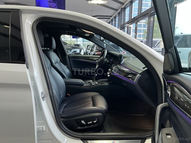 BMW 530e-10