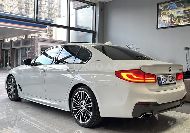 BMW 530e-7
