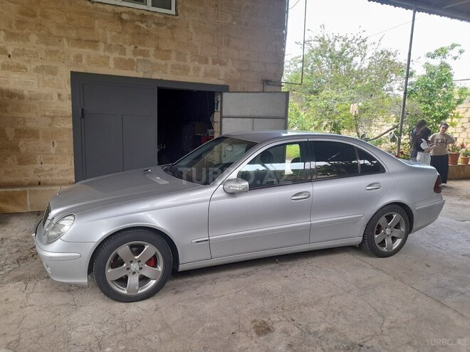 Mercedes E 220 d 2002, 332,000 km - 2.2 л - Bakı
