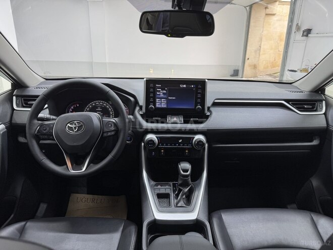 Toyota RAV4-10