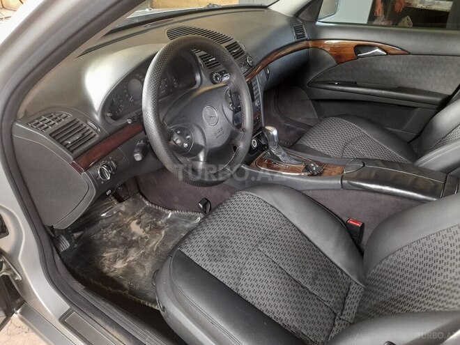 Mercedes E 220 d 2002, 332,000 km - 2.2 л - Bakı