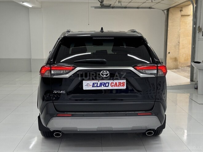 Toyota RAV4-15