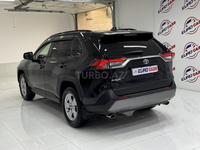 Toyota RAV4-19