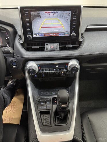 Toyota RAV4-21