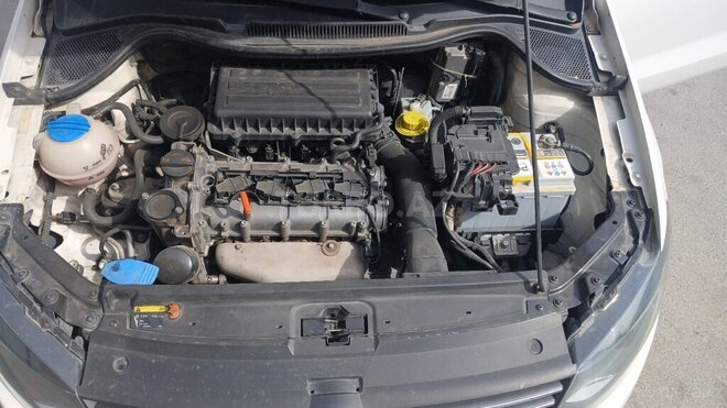 Volkswagen Polo 2012, 280,000 km - 1.6 l - Bakı