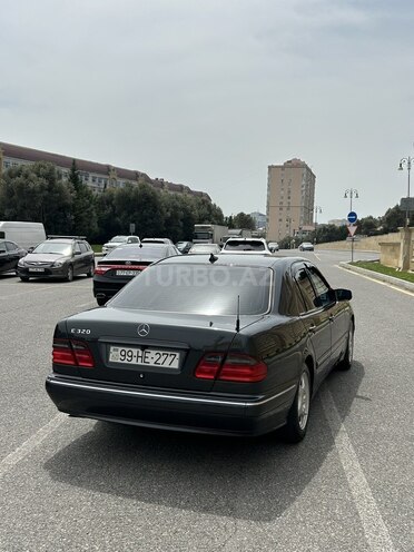 Mercedes E 320 2000, 377,000 km - 3.2 l - Bakı