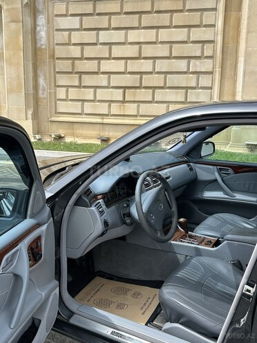 Mercedes E 320 2000, 377,000 km - 3.2 l - Bakı