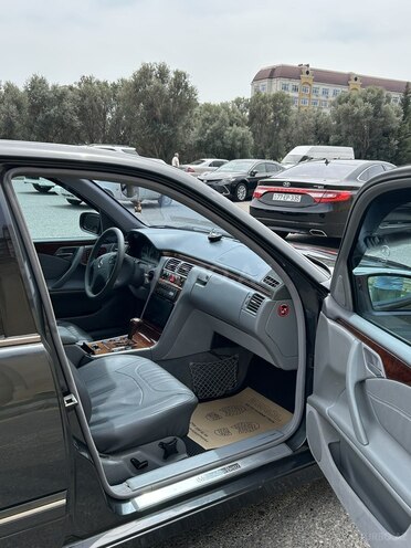 Mercedes E 320 2000, 377,000 km - 3.2 l - Bakı