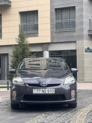 Toyota Prius 2015, 270,000 km - 1.8 л - Bakı