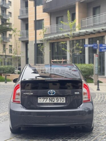 Toyota Prius 2015, 270,000 km - 1.8 л - Bakı