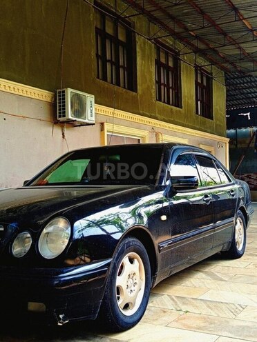 Mercedes E 240 1999, 212,309 km - 2.4 л - Şirvan
