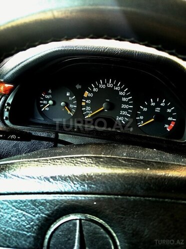Mercedes E 240 1999, 212,309 km - 2.4 л - Şirvan