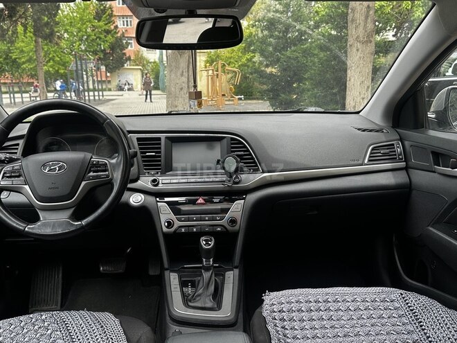 Hyundai Elantra 2017, 120,000 km - 2.0 l - Bakı