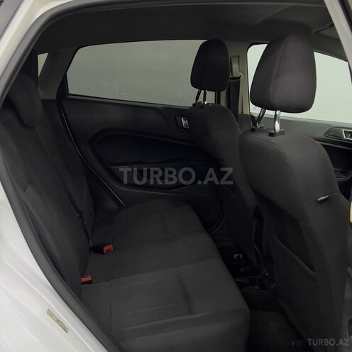 Ford Fiesta-9