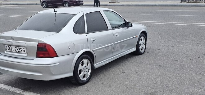 Opel Vectra 2000, 250,000 km - 2.0 l - Gəncə