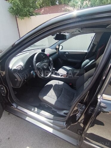 Mercedes C 180 2001, 262,000 km - 2.0 l - Mingəçevir