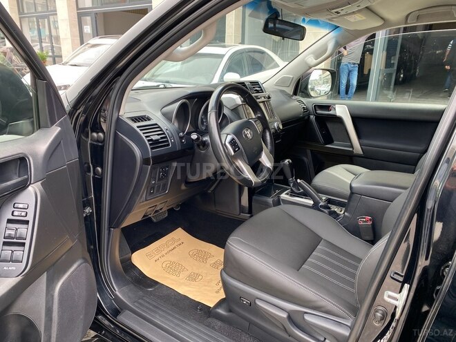 Toyota Land Cruiser Prado-8