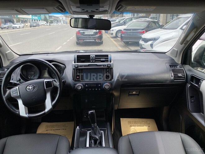 Toyota Land Cruiser Prado-13