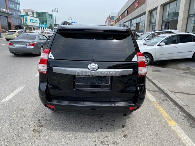 Toyota Land Cruiser Prado-5