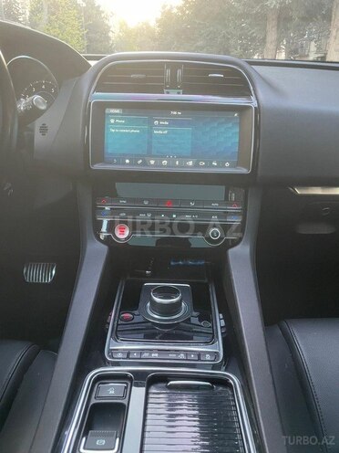 Jaguar F-Pace 2018, 150,000 km - 2.0 l - Bakı