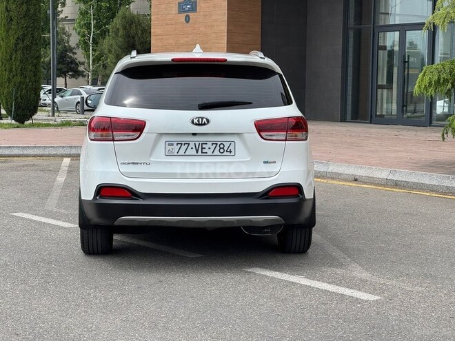 Kia Sorento-13