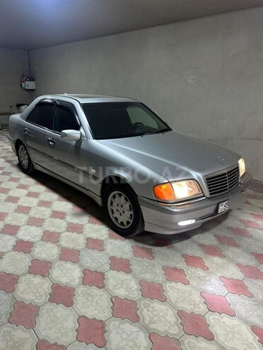 Mercedes C 280 1999, 241,000 km - 2.8 l - Quba
