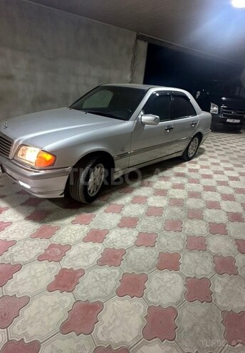 Mercedes C 280 1999, 241,000 km - 2.8 l - Quba