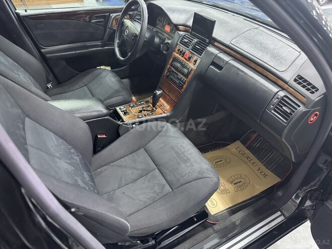 Mercedes E 240 1999, 166,000 km - 2.4 l - Sumqayıt