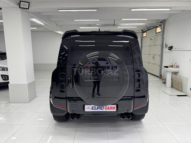 Land Rover Defender-6