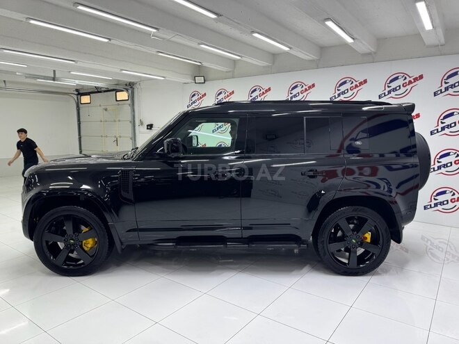 Land Rover Defender-12