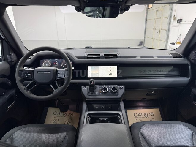 Land Rover Defender-26