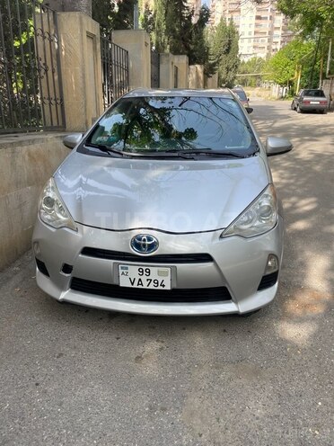 Toyota Prius C 2013, 152,000 km - 1.5 l - Bakı