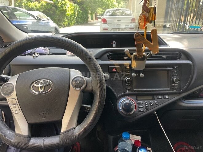 Toyota Prius C 2013, 152,000 km - 1.5 l - Bakı