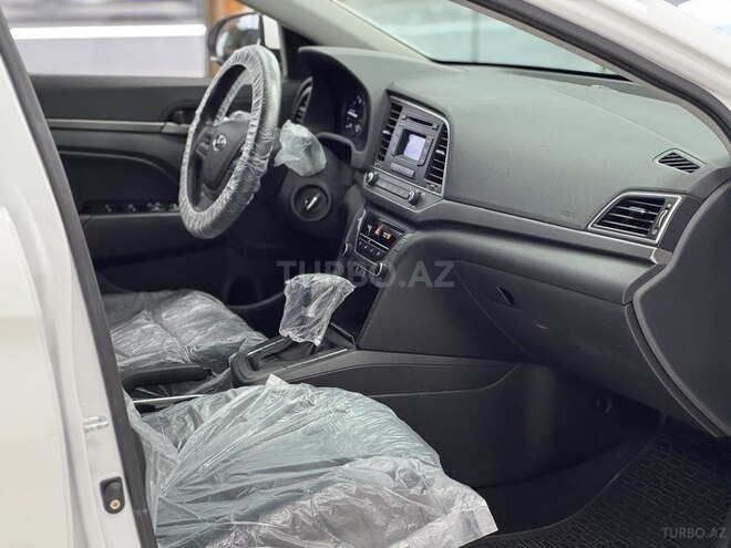 Hyundai Avante 2016, 194,000 km - 1.6 l - Bakı