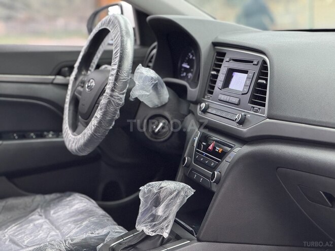 Hyundai Avante 2016, 194,000 km - 1.6 l - Bakı
