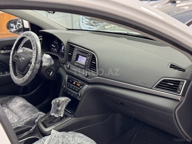 Hyundai Avante 2016, 194,000 km - 1.6 l - Bakı