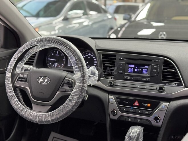 Hyundai Avante 2016, 194,000 km - 1.6 l - Bakı
