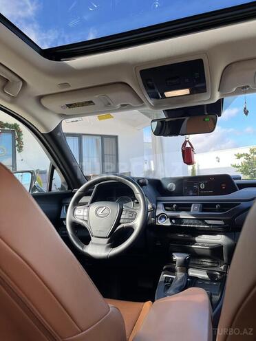 Lexus UX 250h 2021, 63,000 km - 2.0 l - Bakı