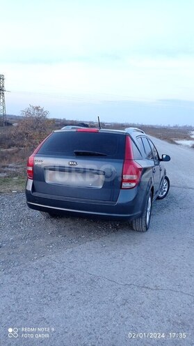 Kia Ceed 2011, 199,000 km - 1.4 l - Ucar