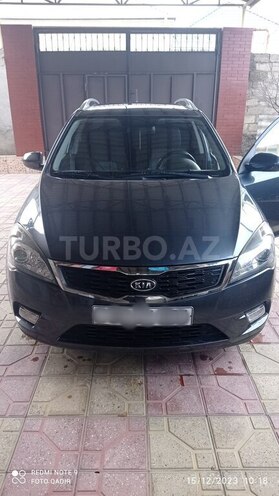 Kia Ceed 2011, 199,000 km - 1.4 l - Ucar