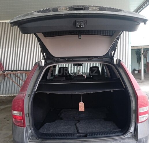 Kia Ceed 2011, 199,000 km - 1.4 l - Ucar
