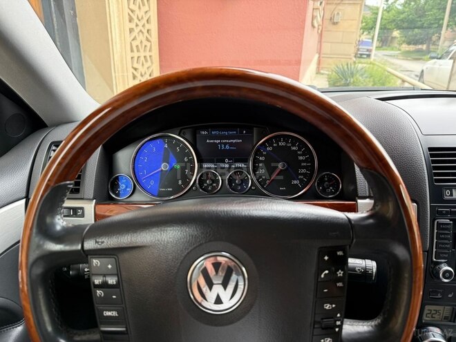 Volkswagen Touareg 2009, 180,000 km - 3.6 l - Bərdə