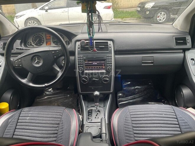 Mercedes B 180 2010, 246,000 km - 1.7 л - Bakı