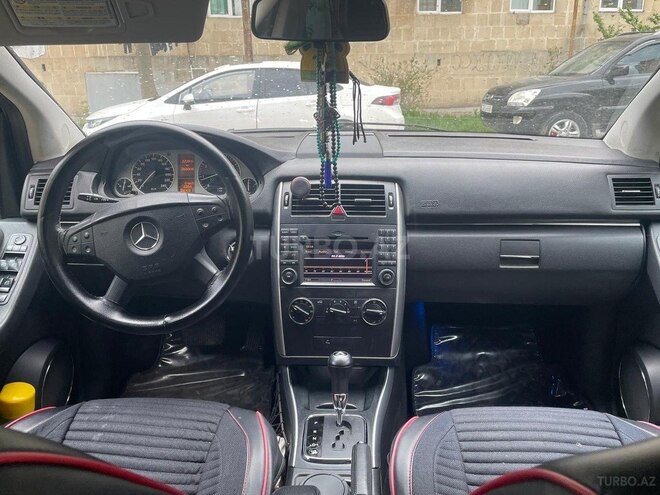 Mercedes B 180 2010, 246,000 km - 1.7 л - Bakı