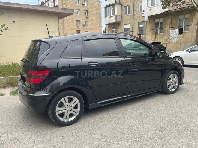 Mercedes B 180 2010, 246,000 km - 1.7 л - Bakı