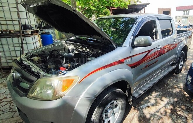 Toyota Hilux 2005, 212,000 km - 2.5 l - Bakı