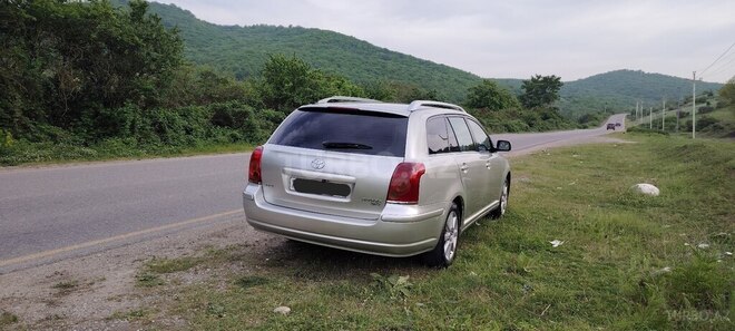 Toyota Avensis 2004, 294,886 km - 2.0 l - Quba