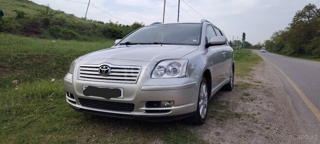 Toyota Avensis 2004, 294,886 km - 2.0 l - Quba