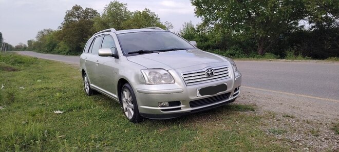 Toyota Avensis 2004, 294,886 km - 2.0 l - Quba
