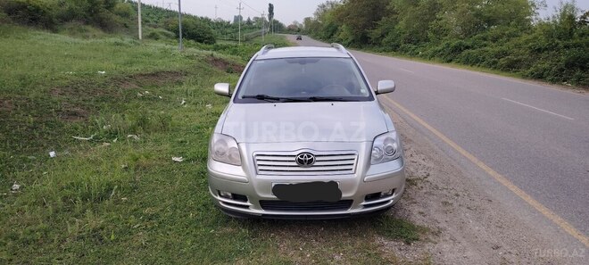 Toyota Avensis 2004, 294,886 km - 2.0 l - Quba